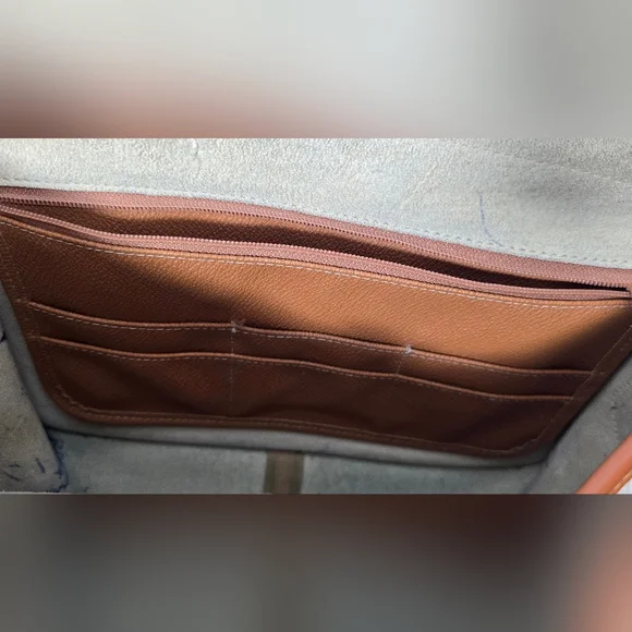 VINTAGE Dooney & Bourke A7-128540 Classic Leather Crossbody Bag Purse Tan Brown - Picture 10 of 16